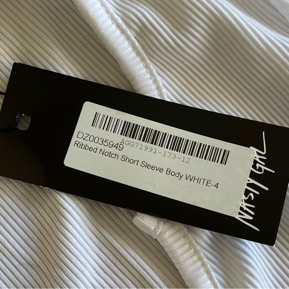 New Ribbed notch short sleeve white bodysuit NastyGal - Picture 4 of 4